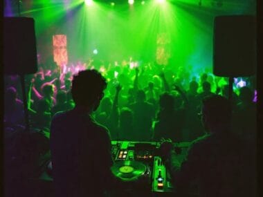 DJ